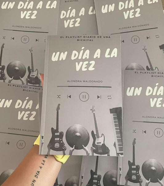 Playlist: Un día a la vez🩶✨